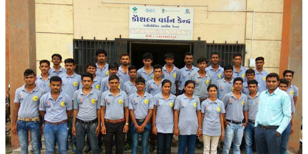 Yuva Skill Foundation Slider Photo 20190326144243.jpg